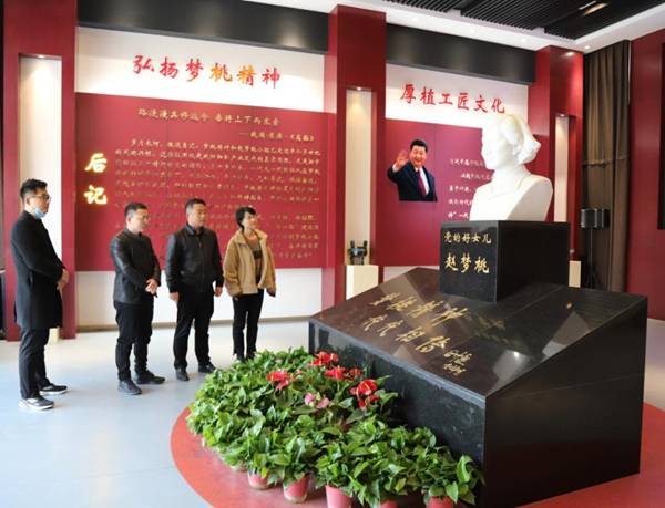 说明: http://www.qinfeng.gov.cn/__local/3/C4/13/5A82A55D20501A1FCCCDFB5C336_CCFACA67_196A7.png