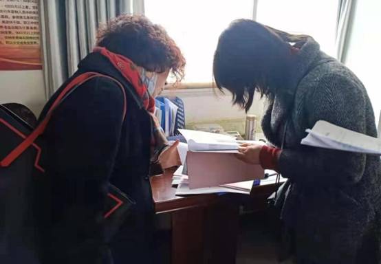 驻教育局纪检监察组在姜村镇田晁村检查党委换届工作